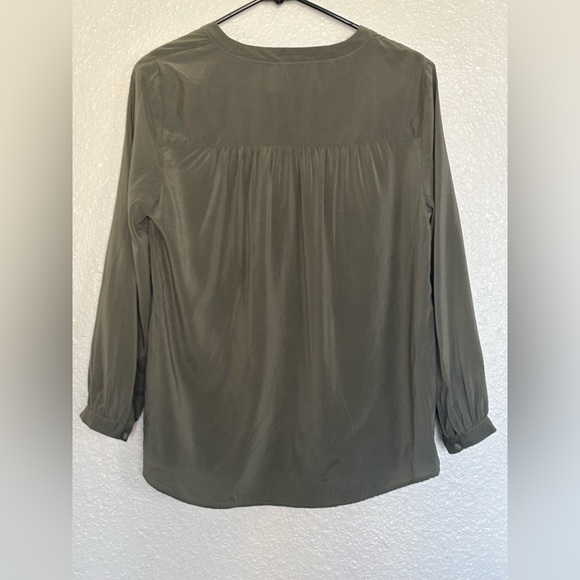 Vineyard Vines Seersucker Savannah Popover Sz. M - Picture 3 of 8